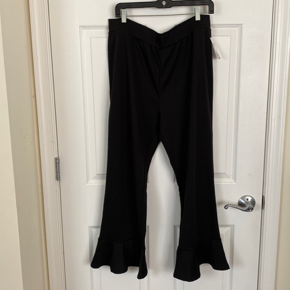 bp Pants - NWT Nordstrom BP Elastic Waist Ruffled Hem Cropped Flared Pants Black Womens XXL